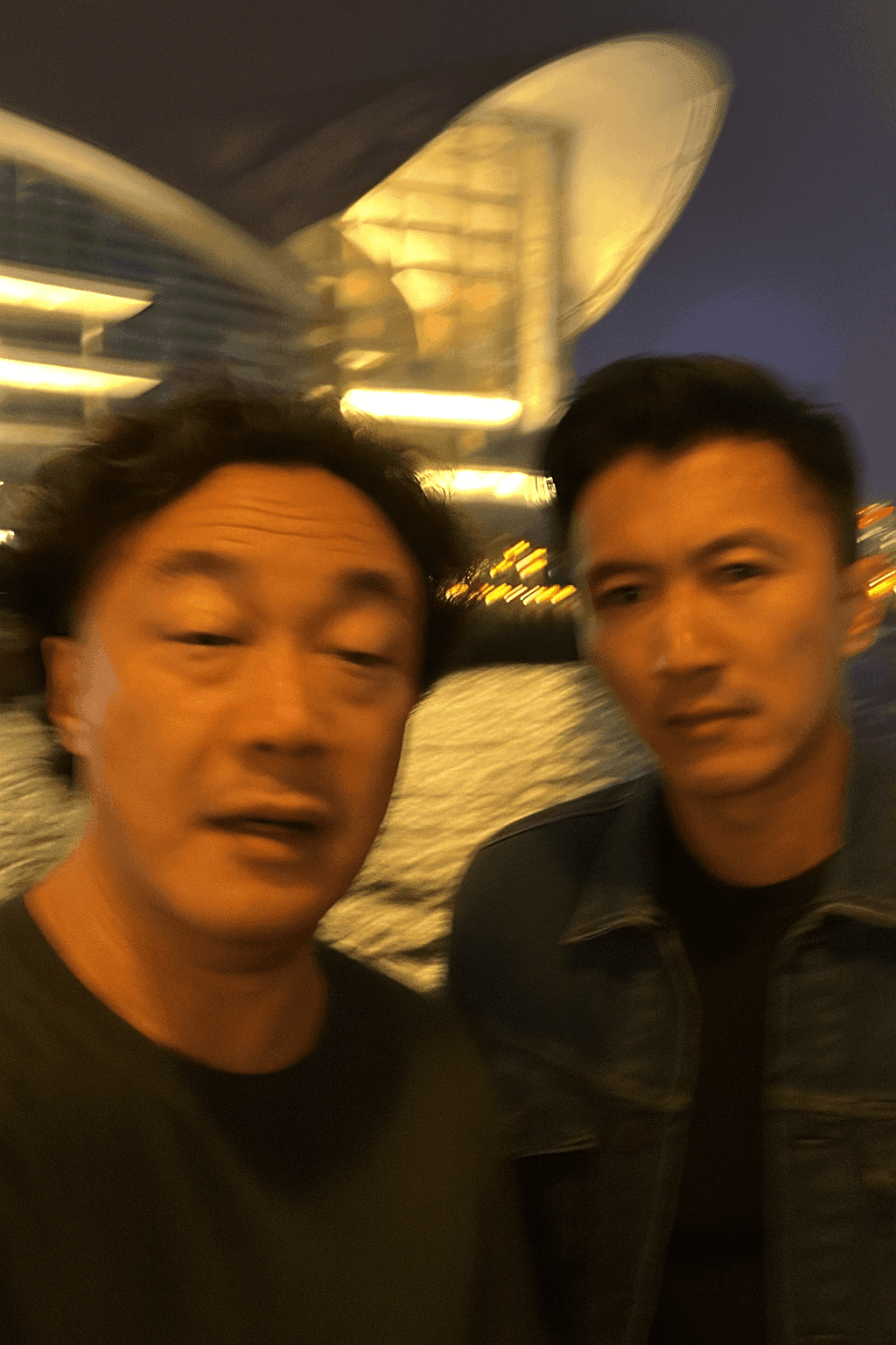 "极其平凡"的iPhone自拍 - GPT-Image 版本